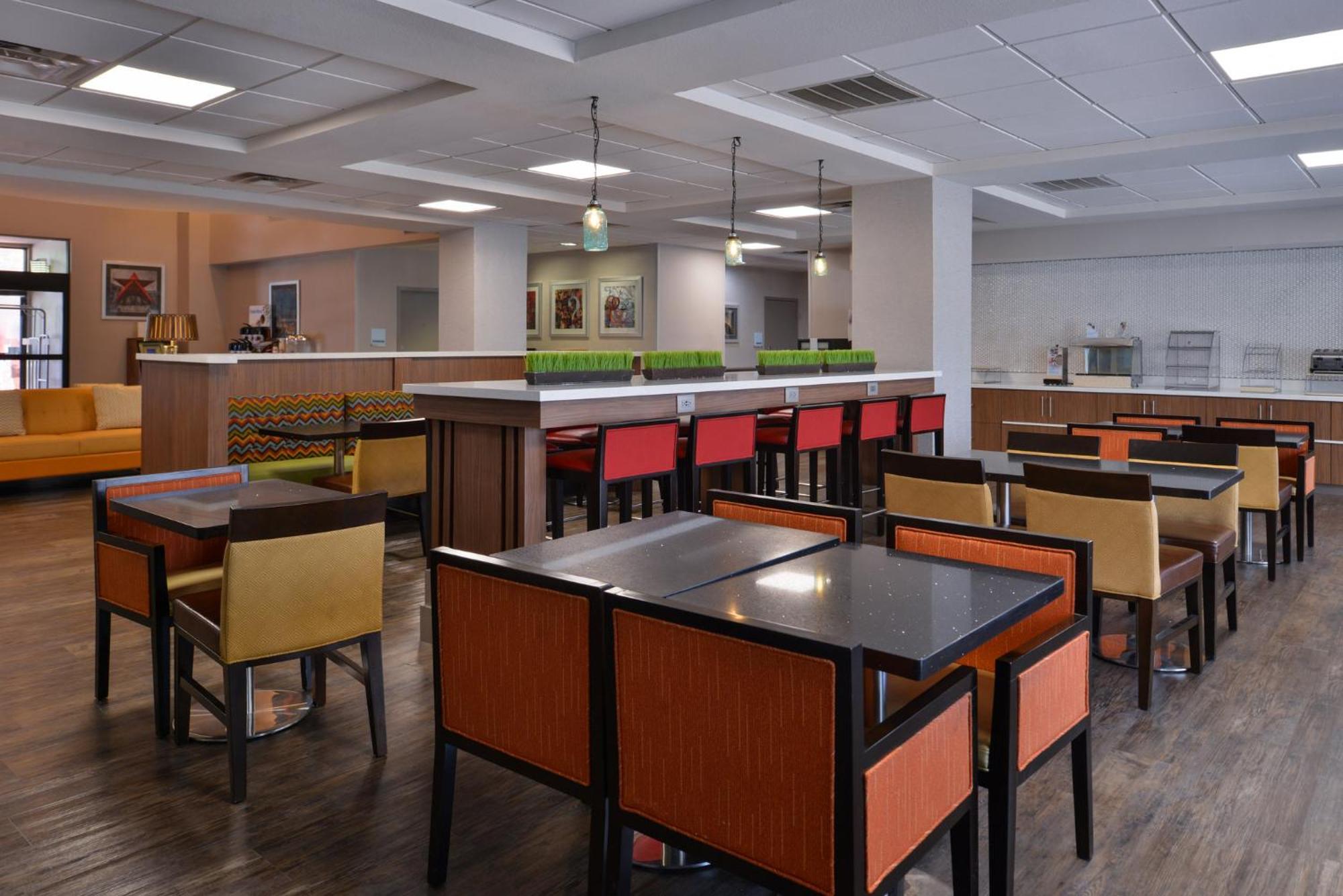 Holiday Inn Express & Suites Austin North Central, An Ihg Hotel Buitenkant foto